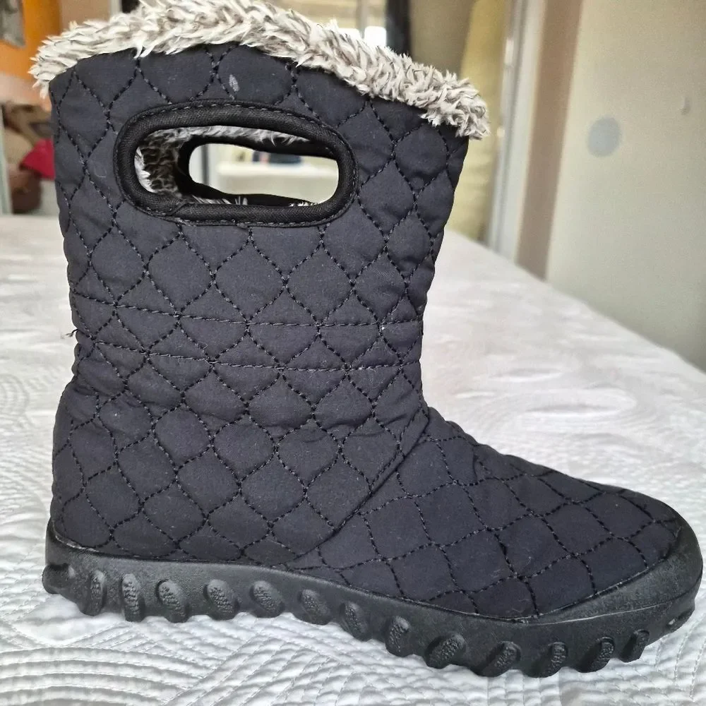 VGUC BOGS B Moc Quilted Puff Boots Women 7 Black